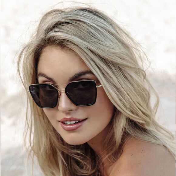 COPY - WYETH EYEWEARMenSunglassesLogan in Black/GoldPreloved
